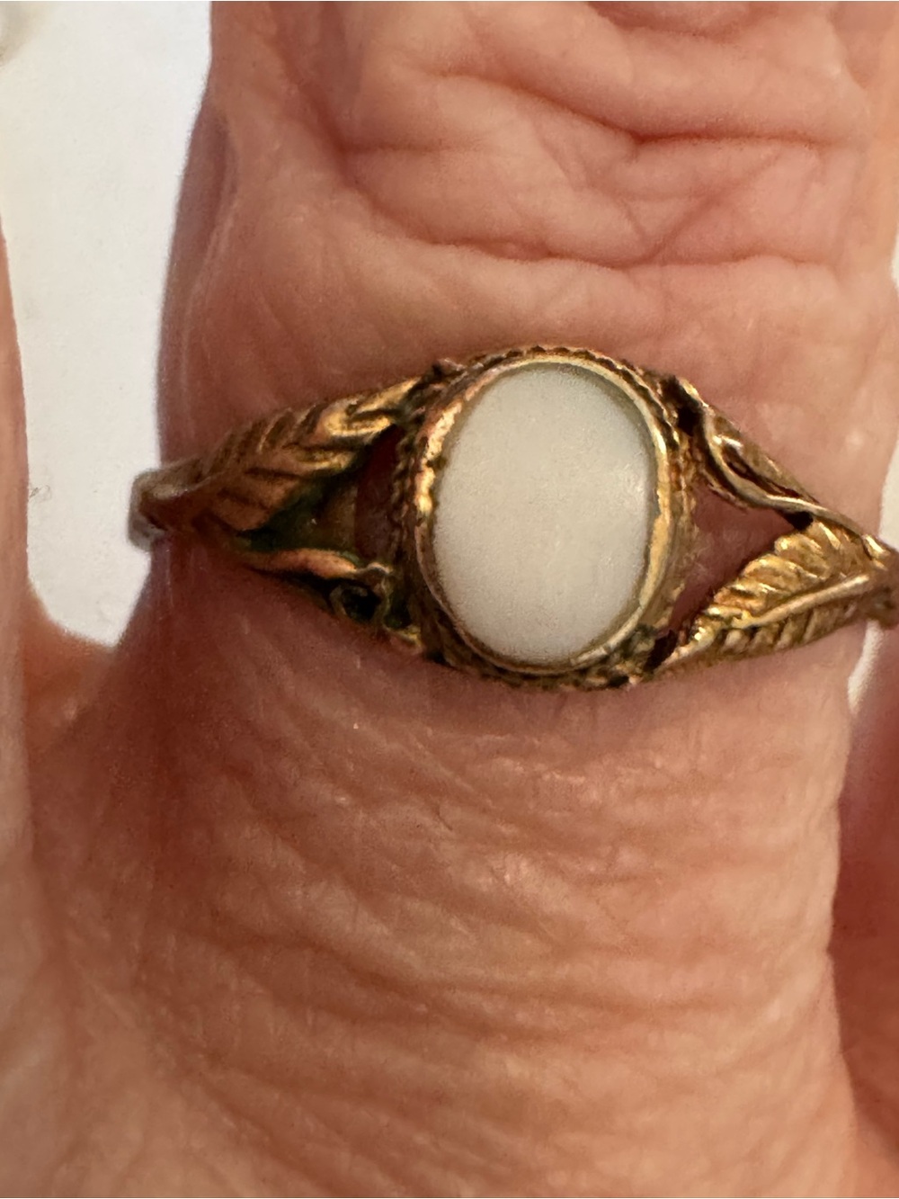 Vintage Gold Leaf Ring with White Oval Stone 925 Gold Vermeil Sz 9